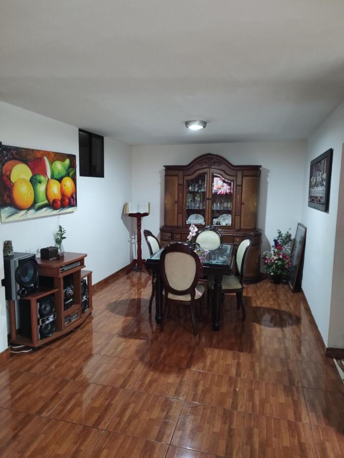 Noras Homestay Laureles メデジン エクステリア 写真